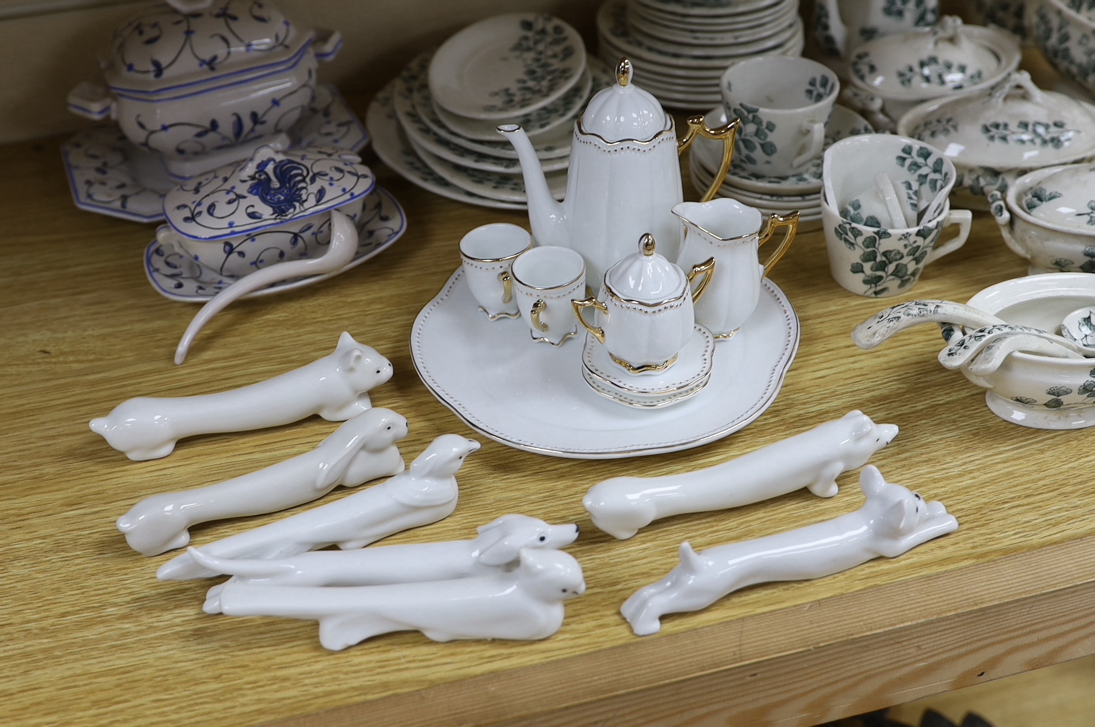 A Ridgways ‘Maiden Hair Fern’ children’s dinner set, together with other miniature tea ware and animalistic knife rests